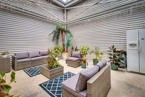 Serene Lakefront Mountain Home Getaway w/ Atrium! House in Norfork Lake