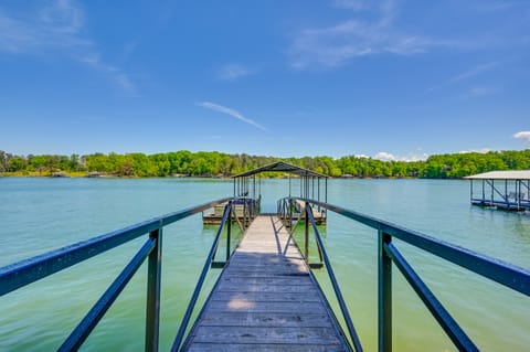 Game Room & Lake View: Lake Hartwell Group Retreat House in Lake Hartwell