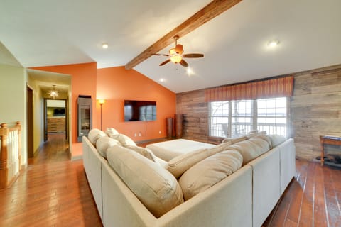 Peaceful Big Sandy Home w/ Deck on Kentucky Lake! House in Tennessee