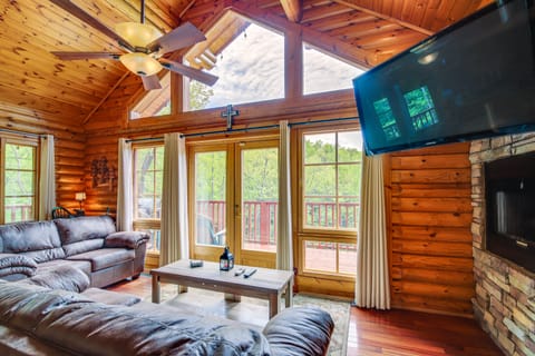 Quiet Gatlinburg Cabin w/ Lookout Decks & Hot Tub! House in Pittman Center