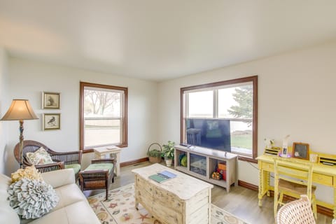 ‘La Petit Maison’ - Lakefront Oshkosh Home! House in Oshkosh