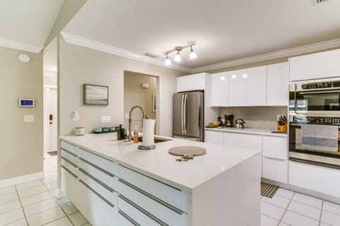 Wellington Vacation Rental: Private Saltwater Pool House in Wellington