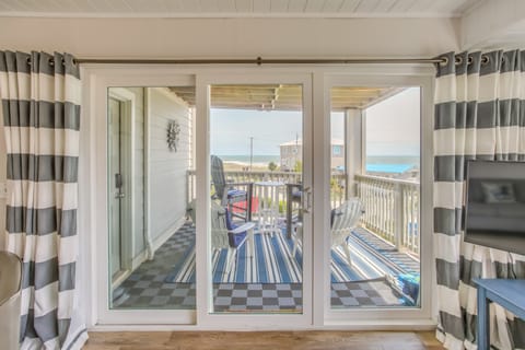 Ocean-View Balcony: Carolina Beach Condo! Apartment in Carolina Beach