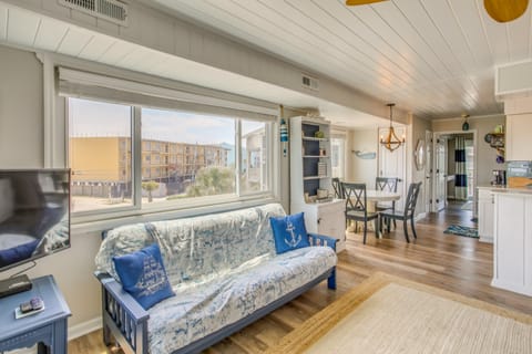 Ocean-View Balcony: Carolina Beach Condo! Apartment in Carolina Beach