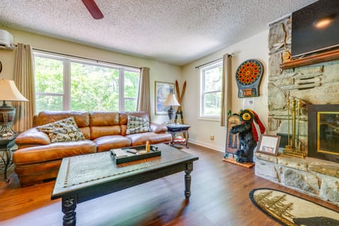 Private Hot Tub & Covered Deck: Cozy Whittier Gem House in Qualla