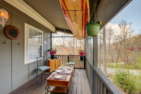 Ski, Hike & Unwind: Pet-Friendly Whittier Retreat! House in Qualla