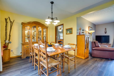 Athens Vacation Rental - 6 Mi to Ohio University! House in Ohio