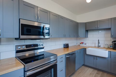 Modern Family Home in Mason w/ Backyard + Fire Pit House in Mason