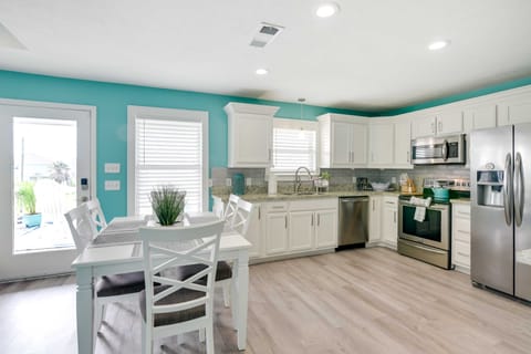 Walk to Shore: Home w/ Deck in Crystal Beach! House in Bolivar Peninsula