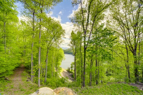 Bryson City Vacation Rental - Hot Tub & Lake Views House in Fontana Lake
