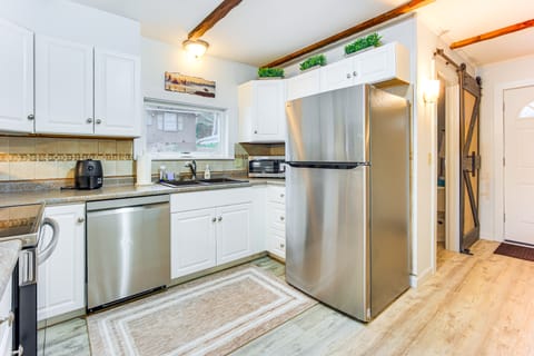 Lakefront Cabin w/ Panoramic Water View & Access House in Sunapee