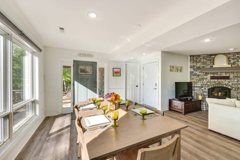 Waterfront Beaver Lake Apt w/ Deck Apartment in Beaver Lake