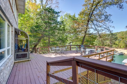 Waterfront Beaver Lake Apt w/ Deck Apartment in Beaver Lake