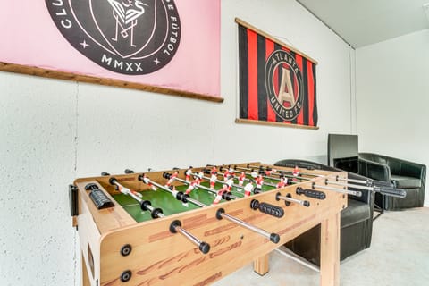 2 Mi to Village & Lake! Charming Helen Retreat Apartment in Helen