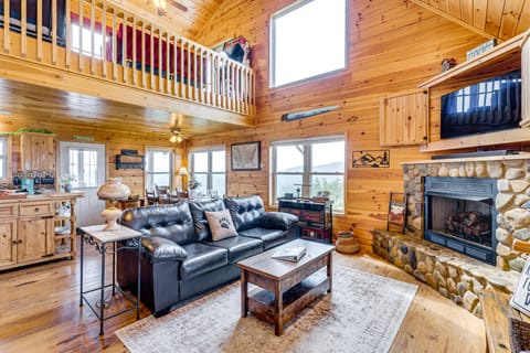 Mtn-View Cabin: Deck & Pets Welcome in Murphy House in Murphy