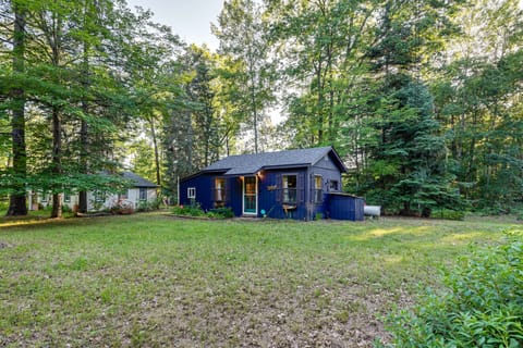 Lake Access & Kayaks: Gladwin Cottage Near Golfing Cottage in Michigan