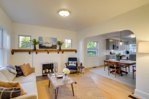 Indiana Vacation Rental - Walk to Syracuse Lake! House in Indiana