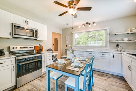 3 Mi to Burnside Marina: Lake Cumberland Getaway House in Lake Cumberland