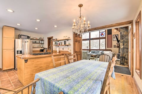 Waitsfield Vacation Rental w/ Private Hot Tub House in Fayston