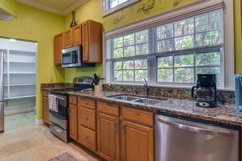 St Petersburg Vacation Home 6 Mi to St Pete Beach! House in St Petersburg