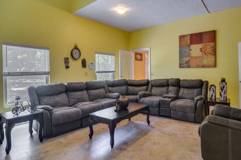 St Petersburg Vacation Home 6 Mi to St Pete Beach! House in St Petersburg