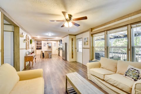 8 Mi to Helen: Sautee Nacoochee Home w/ Hot Tub House in White County