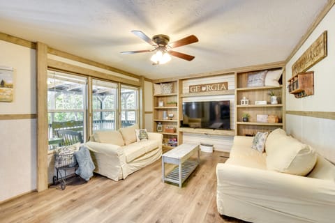 8 Mi to Helen: Sautee Nacoochee Home w/ Hot Tub House in White County