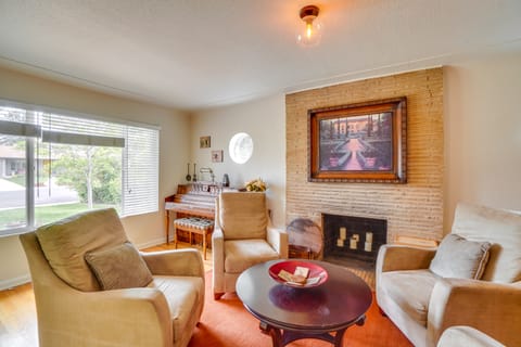 Dog-Friendly Home w/ Gas Grill in Denver! House in Denver