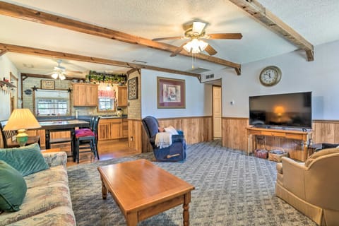 Charming Ingram Home w/ Yard & Furnished Patio! House in Ingram