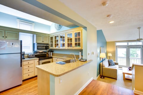 Glen Arbor Vacation Rental w/ Views of Lake! Apartment in Sleeping Bear Dunes