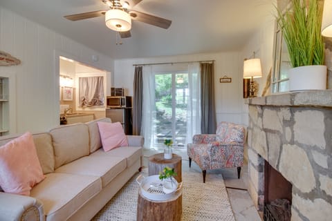 Cozy Mountain Home Cottage: Walk to Marina! Cottage in Norfork Lake