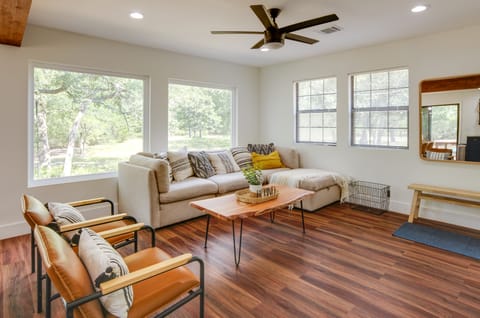 Somerville Cabin w/ Private Pool! House in Texas