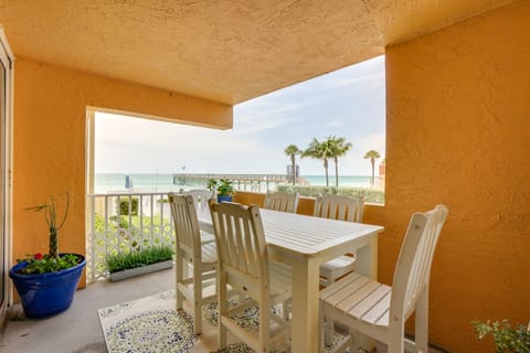 Waterfront Condo w/ Pool in Redington Beach! Apartment in North Redington Beach
