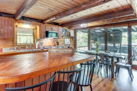 Furnished Deck + Lake Access: Fairland Log Cabin House in Ozark Mountains