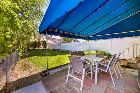 4 Mi to Downtown Pittsburgh: Family Home w/ Patio Apartment in Pittsburgh