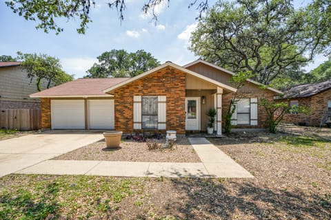 Serene San Antonio Vacation Home w/ Smart TVs House in San Antonio