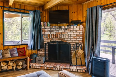 Groveland Vacation Rental ~ 24 Mi to Yosemite! House in Groveland