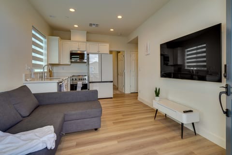 California Midterm Rental with Fenced Yard! House in Tracy