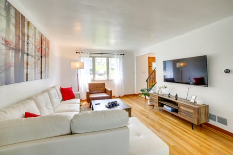 3 Mi to Downtown: Pittsburgh Home w/ Balcony! House in Pittsburgh