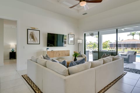 Pool & Gulf Access Canal: Chic Cape Coral Home! House in Cape Coral