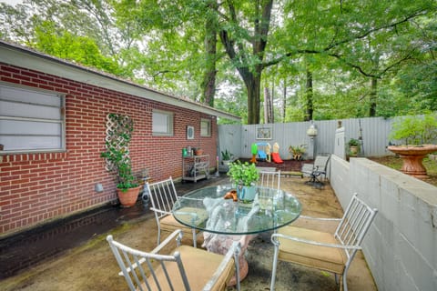 3 Mi to Dtwn Montgomery: Quiet Family Getaway! House in Montgomery