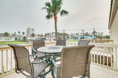 South Padre Island Condo Near Beach w/ Balcony! Apartment in South Padre Island