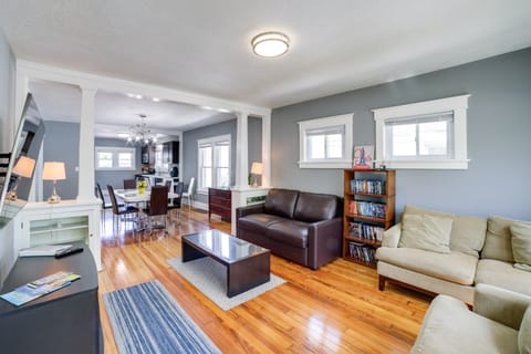 Cozy Indiana Getaway Near Washington Park Zoo! House in Michigan City