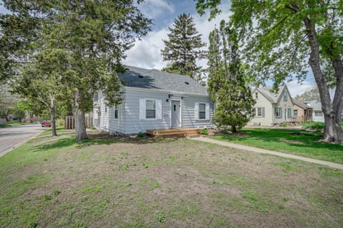 Spacious Minneapolis Home Rental: 8 Mi to Downtown House in Richfield