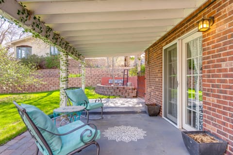 8 Mi to Dtwn Denver: Wheat Ridge Gem w/ Patio Apartment in Wheat Ridge