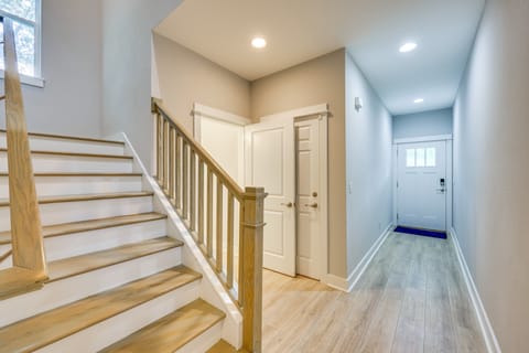 Pet-Friendly Townhome, 1 Mi to Southbank Riverwalk Apartment in Jacksonville