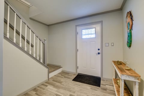 Group-Friendly Myrtle Beach House w/ Deck House in Socastee