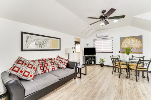 Springdale Vacation Rental ~ 9 Mi to Fayetteville! Cottage in Springdale