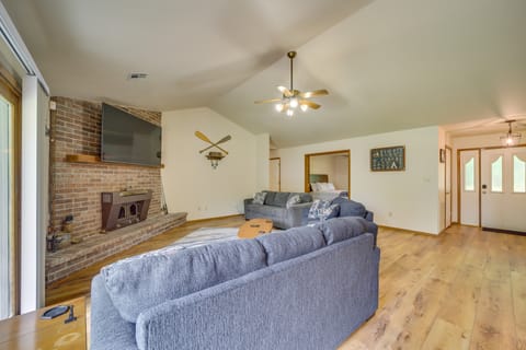 Family, Friends & Fishing: Home Near Grand Lake House in Grove