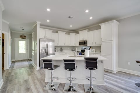 Pet-Friendly Vacation Rental in Biloxi Near Beach! Apartment in Biloxi